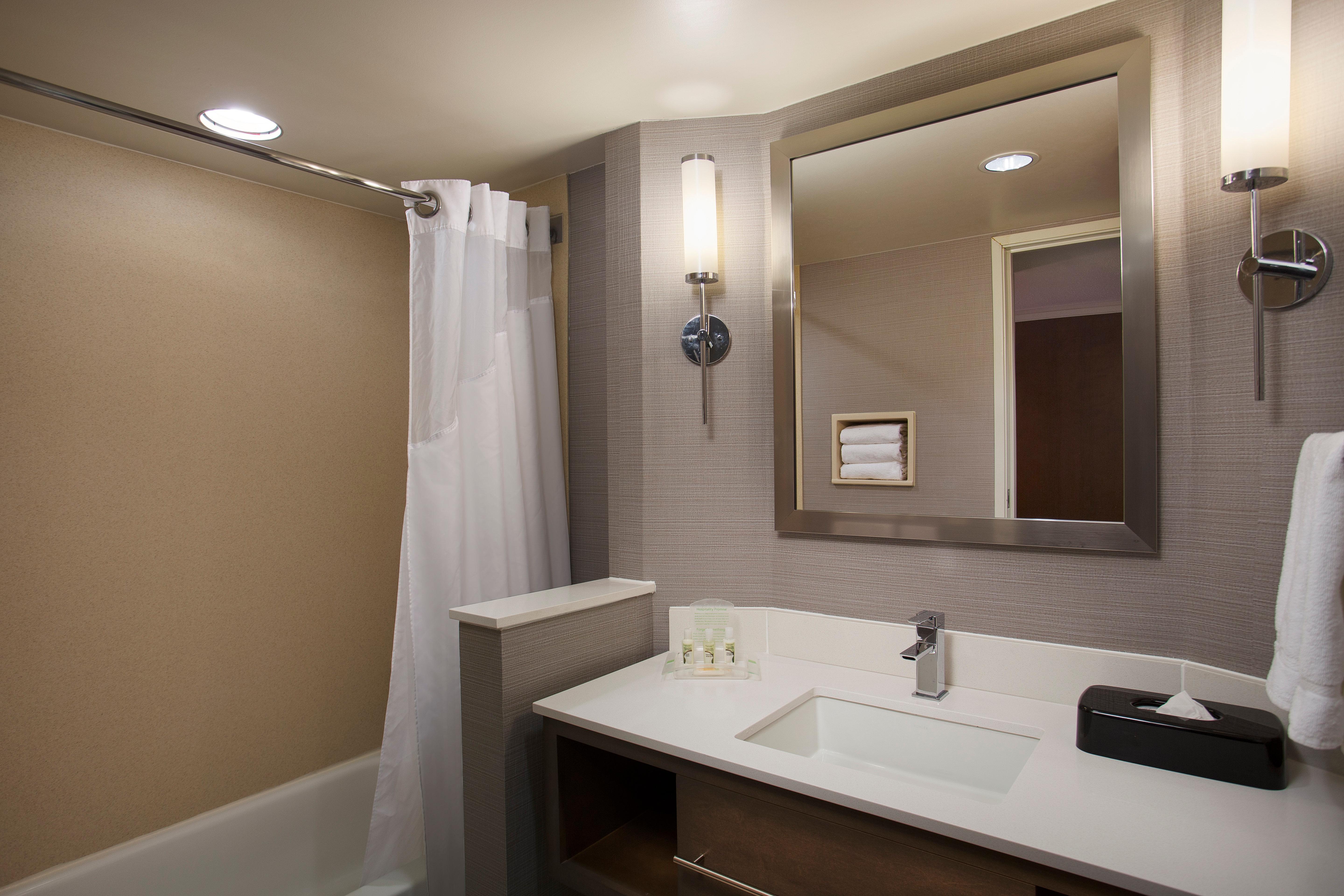 Holiday Inn Grand Rapids-Airport By Ihg Exterior photo