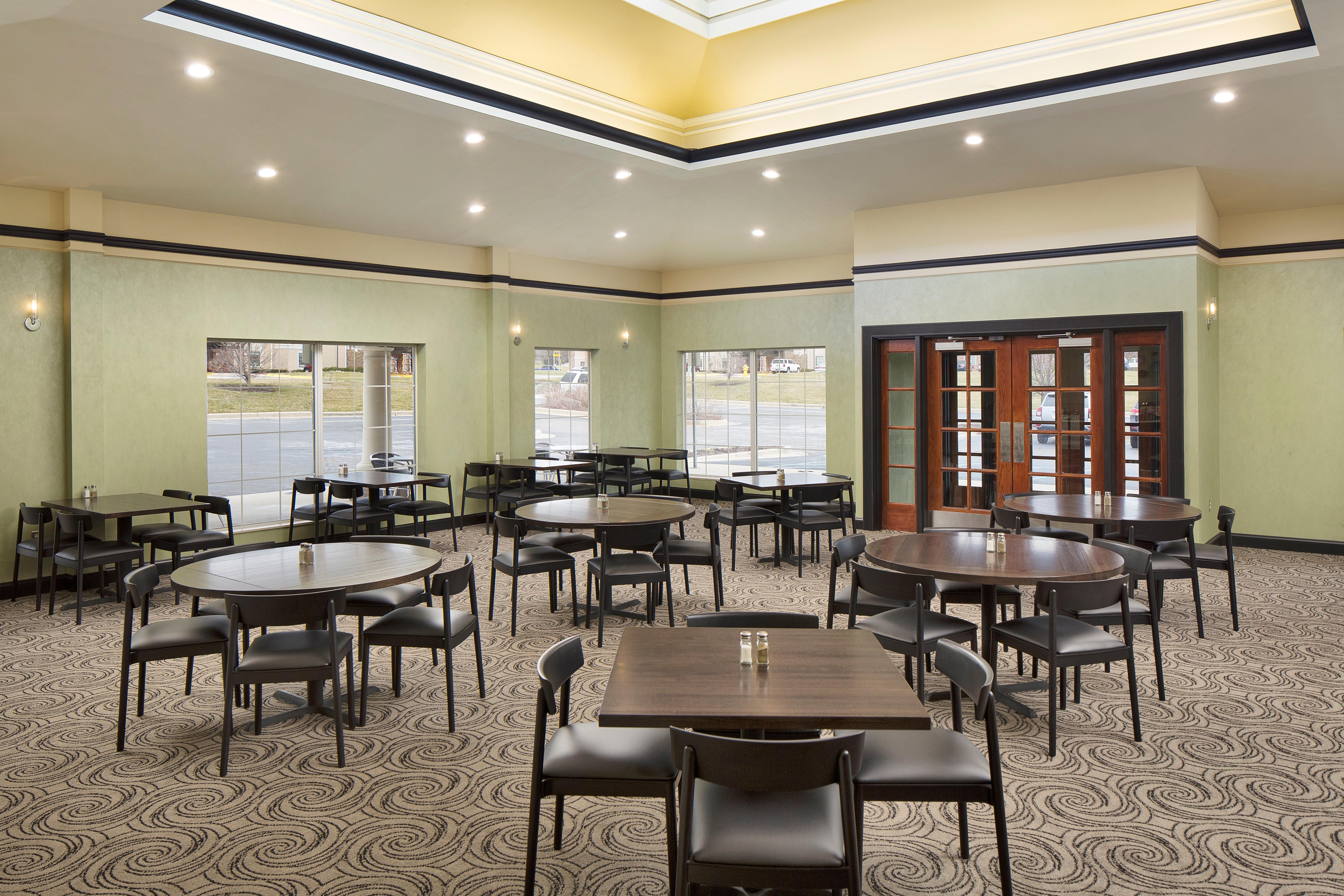 Holiday Inn Grand Rapids-Airport By Ihg Exterior photo