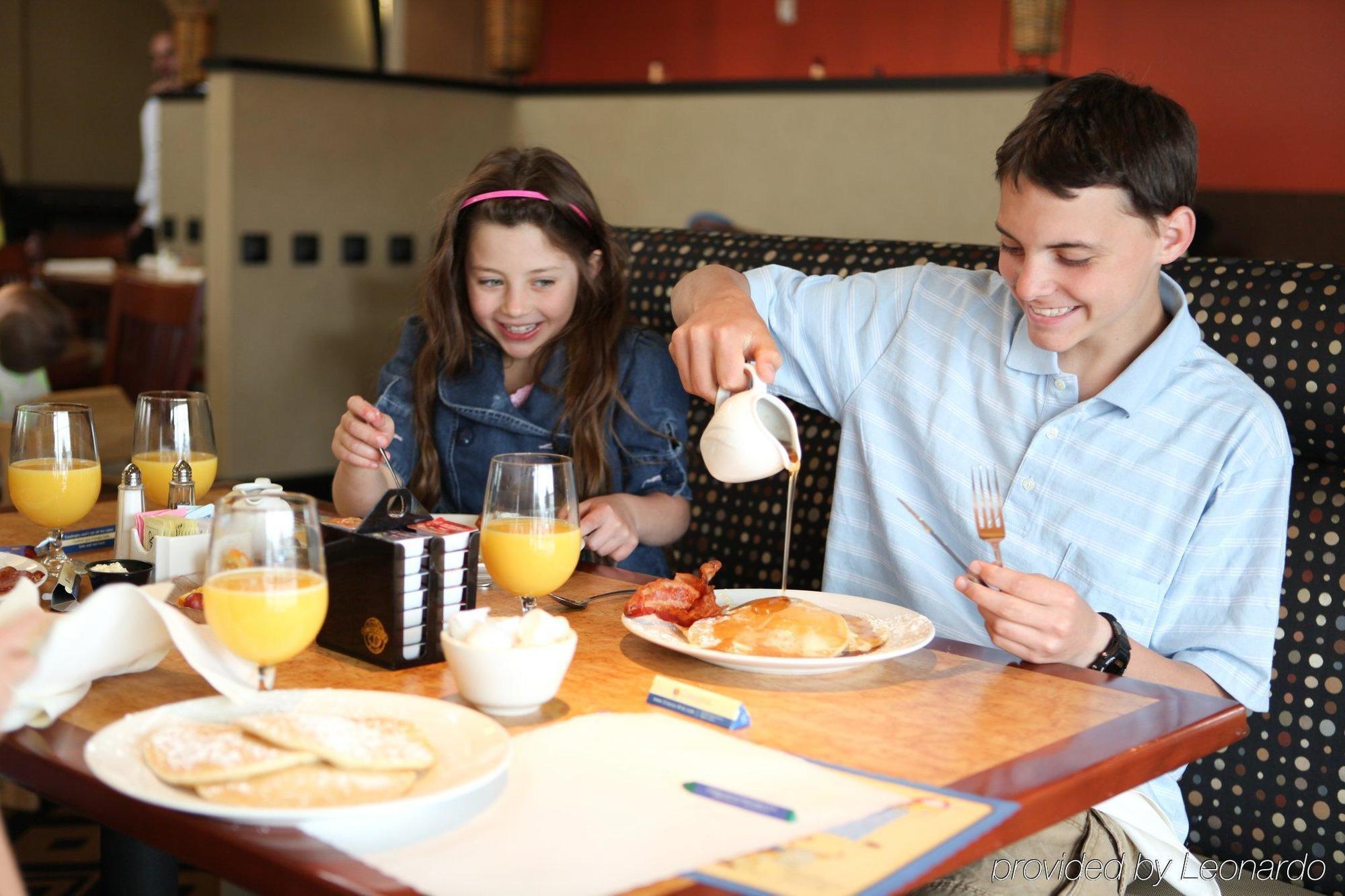 Holiday Inn Grand Rapids-Airport By Ihg Restaurant photo