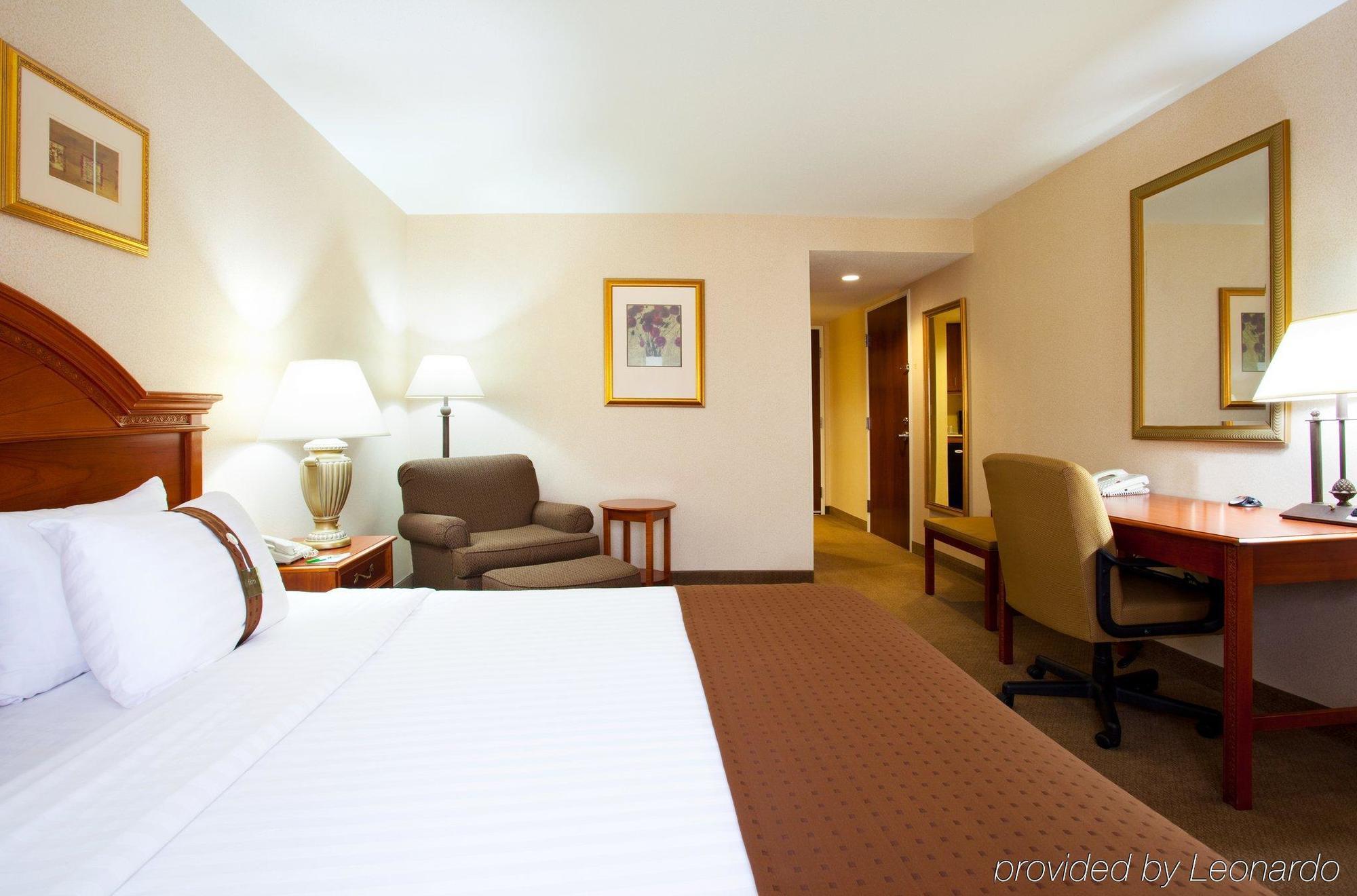 Holiday Inn Grand Rapids-Airport By Ihg Exterior photo
