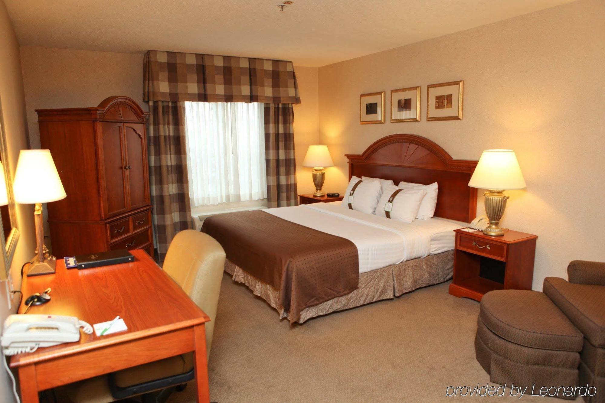 Holiday Inn Grand Rapids-Airport By Ihg Exterior photo