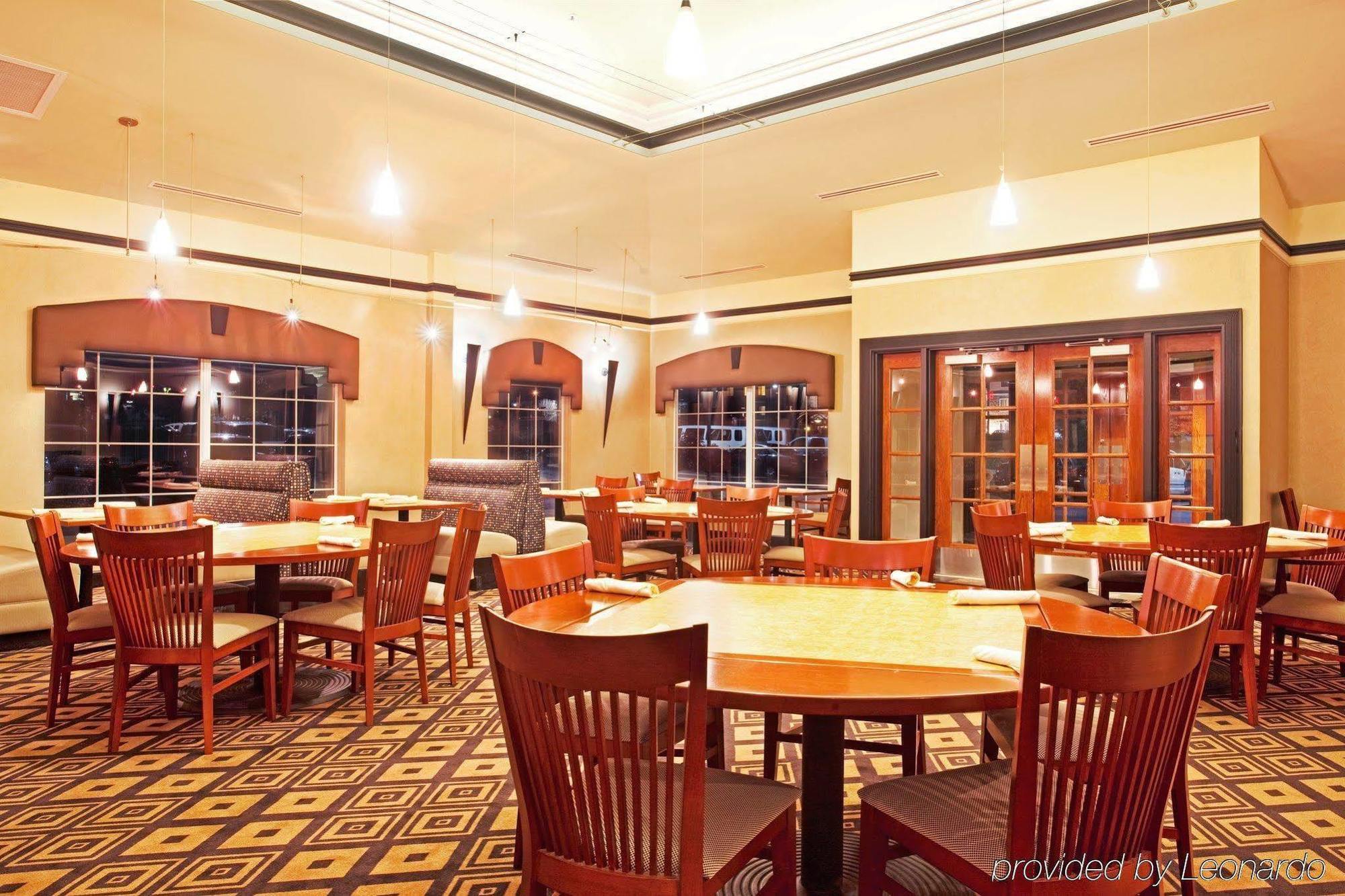 Holiday Inn Grand Rapids-Airport By Ihg Exterior photo